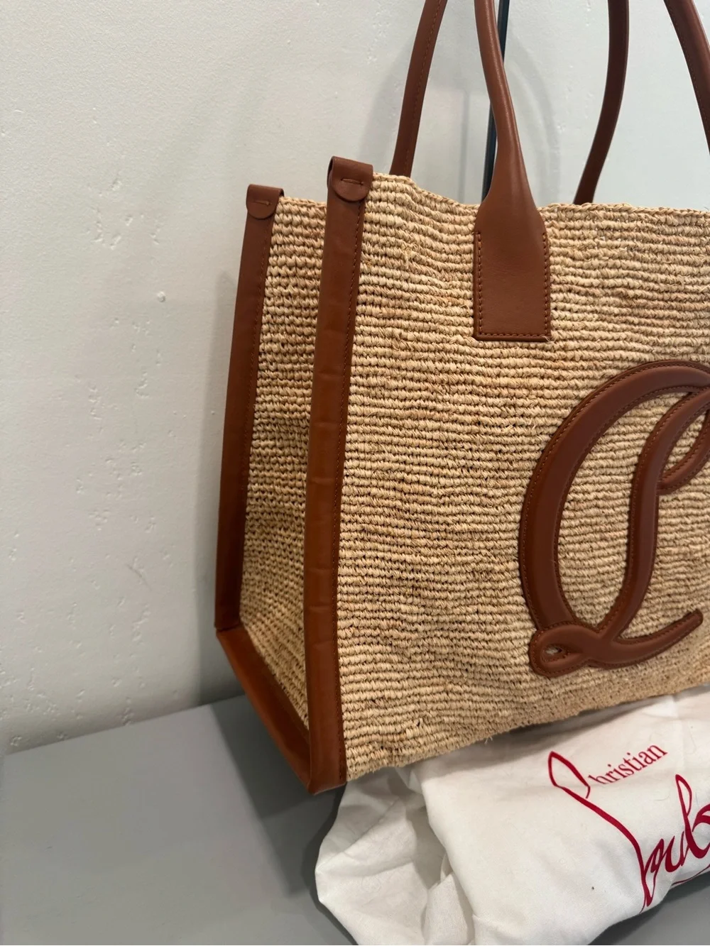 Christian Louboutin By my side Tan Raffia Tote with pouch - Picture 2 of 11